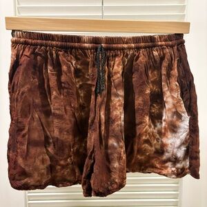 ✨ FLOWY TIE DYE SHORTS ✨